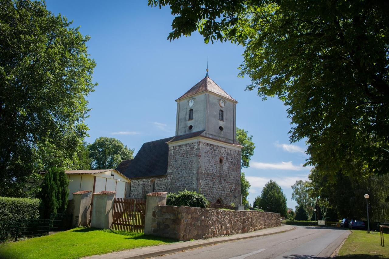 Landhotel Felchow Экстерьер фото